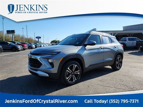 Used 2024 Chevrolet TrailBlazer LT w/ LT Cold Weather Package image 1