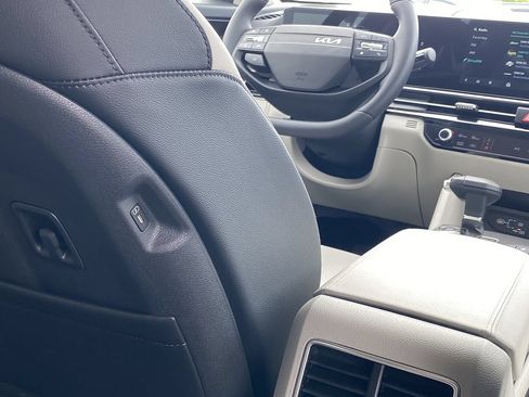 New 2026 Kia Sportage EX FWD image 23