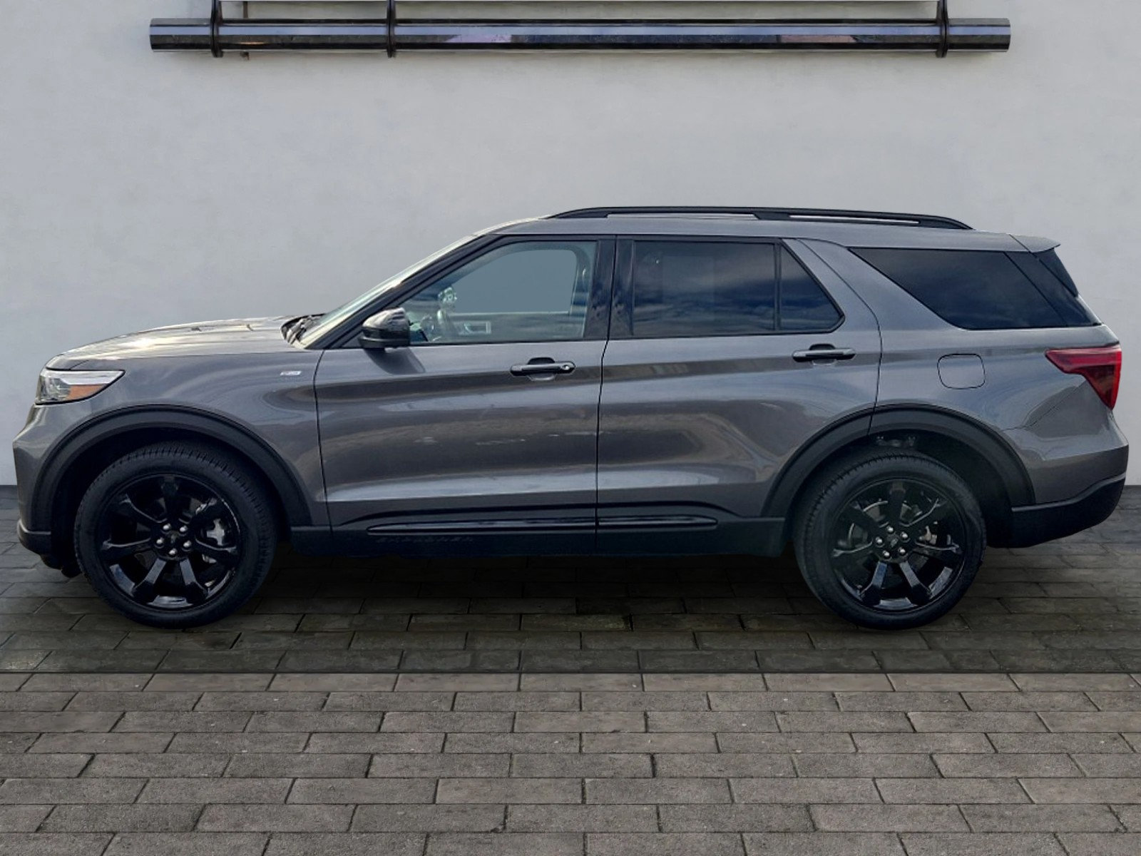 Used 2023 Ford Explorer ST-Line AWD/4WD image 6