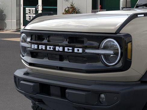 New 2025 Ford Bronco Outer Banks w/ Sasquatch Package AWD/4WD image 19