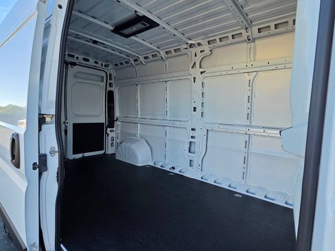 New 2026 RAM ProMaster 2500 w/ Quick Order Package 22G SLT FWD image 32