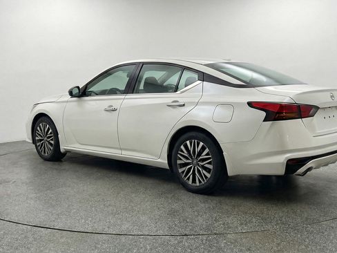 Used 2025 Nissan Altima 2.5 SV FWD image 6