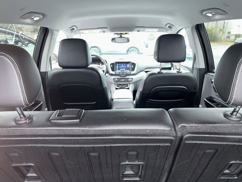 Used 2022 GMC Terrain SLT w/ Infotainment Package II image 24