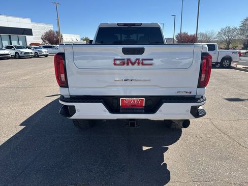 Used 2022 GMC Sierra 2500 AT4 w/ AT4 Premium Plus Package image 6
