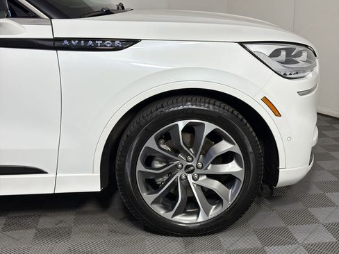 Used 2021 Lincoln Aviator Grand Touring w/ Equipment Group 302A AWD/4WD image 12