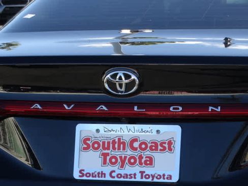 Certified 2019 Toyota Avalon XLE image 9