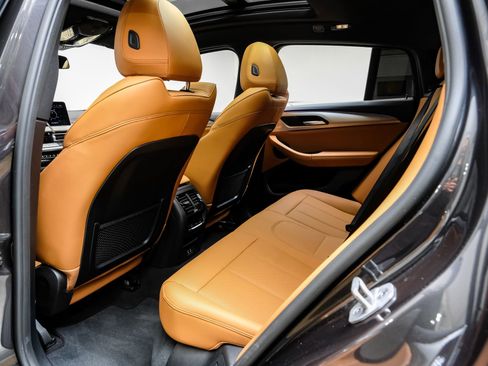 Used 2025 BMW X4 xDrive30i image 42