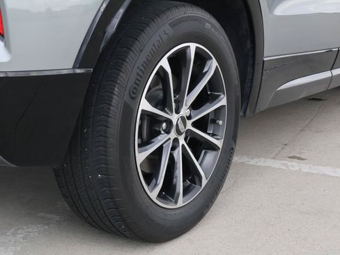 Certified 2024 Cadillac XT4 Sport FWD image 12