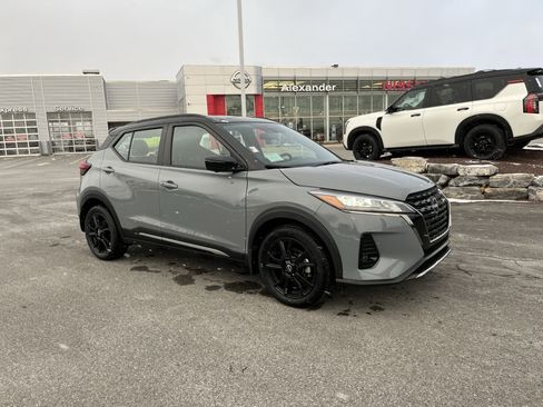 Used 2024 Nissan Kicks SR image 1