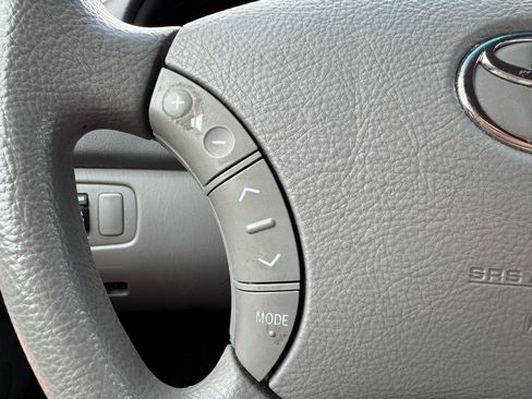 Used 2010 Toyota Sienna LE w/ Towing Prep Pkg FWD image 19
