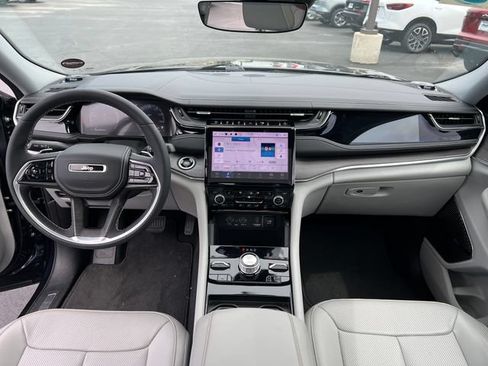 Used 2023 Jeep Grand Cherokee Overland w/ MOPAR Finishing Package AWD/4WD image 12