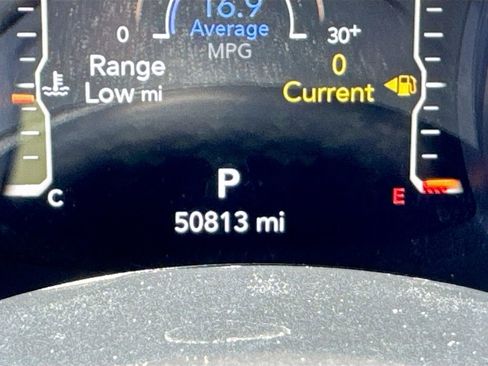 Used 2022 Jeep Wrangler Unlimited Sahara w/ Cold Weather Group AWD/4WD image 13
