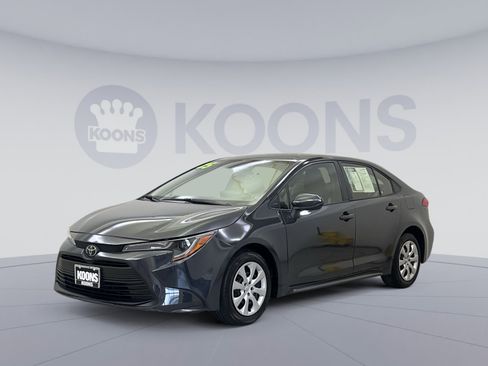 Used 2025 Toyota Corolla LE image 1