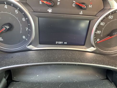 Used 2024 Chevrolet Equinox LT image 11