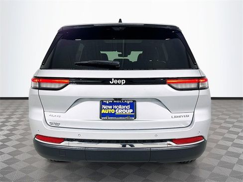 New 2025 Jeep Grand Cherokee Limited w/ Luxury Tech Group II image 5