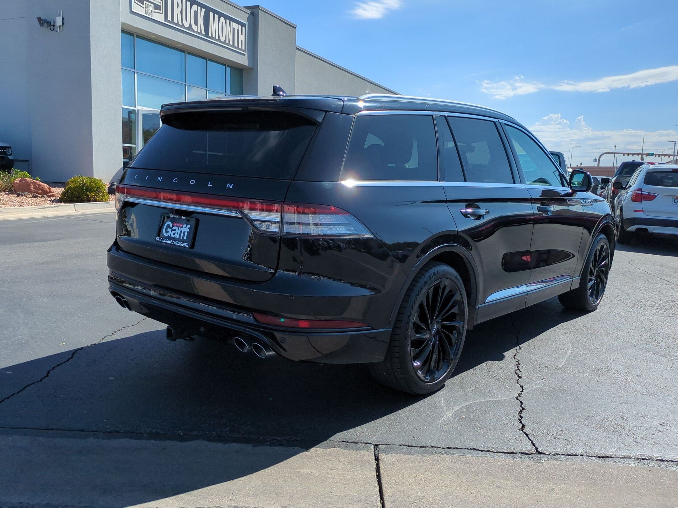 Used 2021 Lincoln Aviator Reserve w/ Equipment Group 208A AWD/4WD image 3
