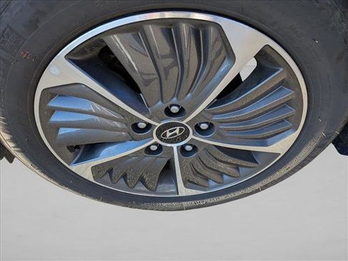 Used 2022 Hyundai Ioniq SEL image 15