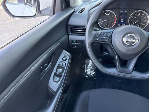 Used 2025 Nissan Sentra S image 21