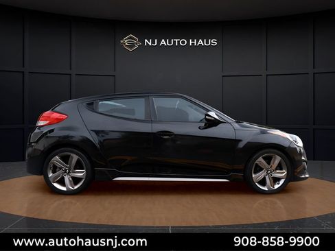 Used 2013 Hyundai Veloster Turbo FWD image 11