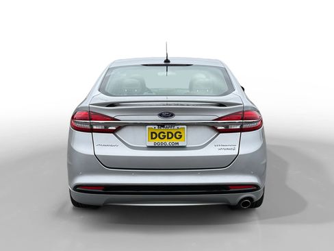 Used 2017 Ford Fusion Titanium image 4