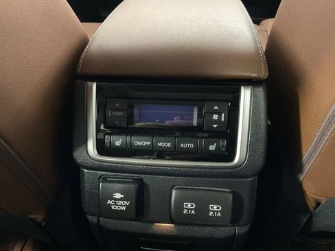 Used 2022 Subaru Ascent Touring AWD/4WD image 12