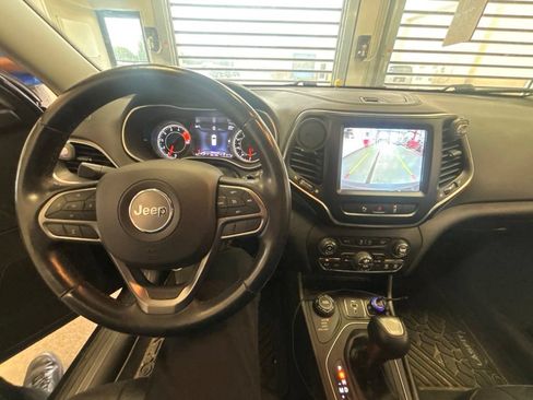 Used 2021 Jeep Cherokee Latitude Lux w/ Comfort/Convenience Group AWD/4WD image 5
