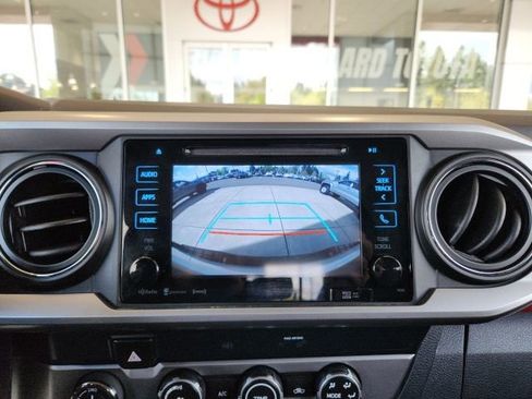 Certified 2019 Toyota Tacoma SR5 AWD/4WD image 14