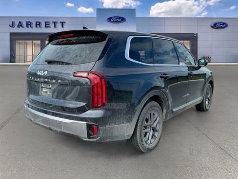 Used 2025 Kia Telluride LX FWD image 4