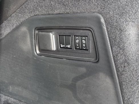 Used 2021 Cadillac Escalade Premium Luxury w/ Performance Package image 9