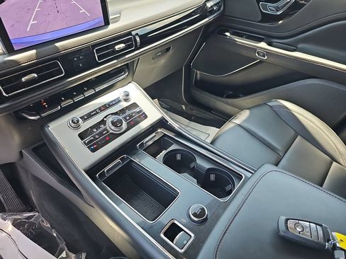 Used 2023 Lincoln Aviator AWD w/ Premium Package image 25