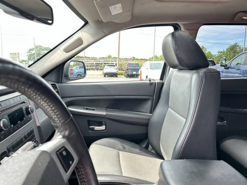 Used 2009 Jeep Grand Cherokee Laredo AWD/4WD image 30