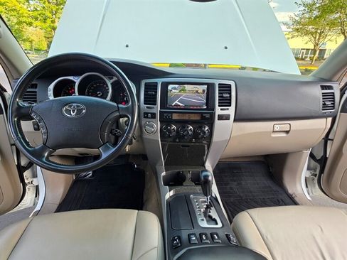 Used 2005 Toyota 4Runner Limited image 33