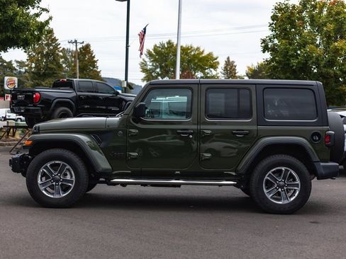 Used 2023 Jeep Wrangler Freedom Edition image 11