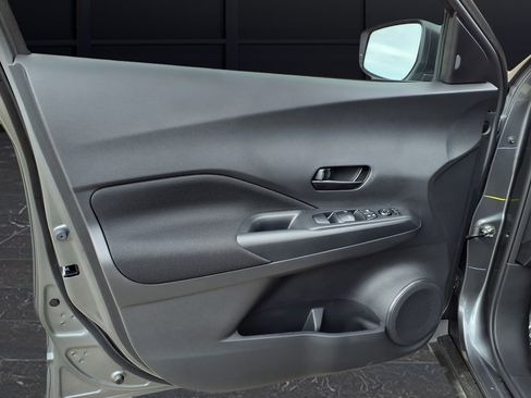 Certified 2025 Nissan Kicks Play S FWD image 17