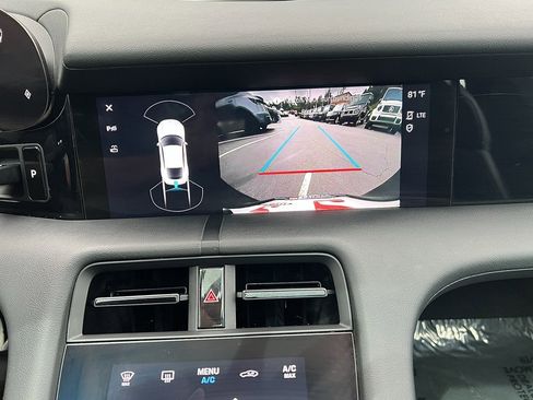 Used 2021 Porsche Taycan image 45