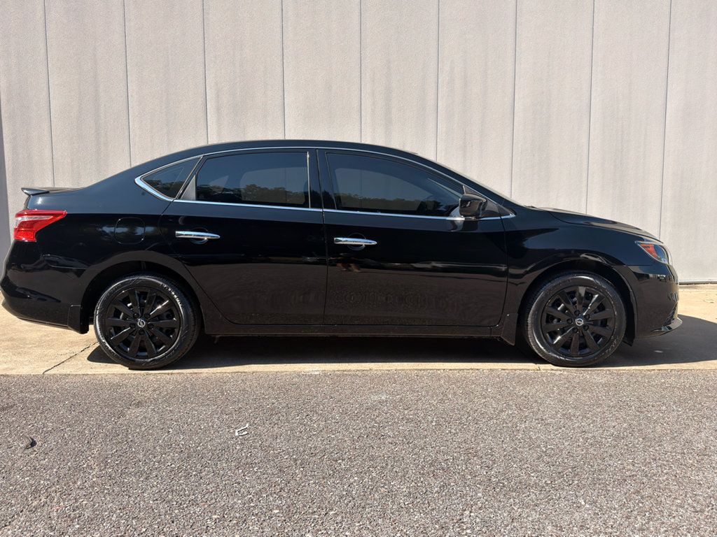 Used 2016 Nissan Sentra SV FWD image 4