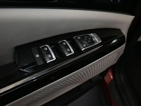 Used 2024 Kia Carnival SX Prestige image 12