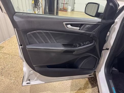Used 2015 Ford Edge Sport w/ Equipment Group 401A AWD/4WD image 9