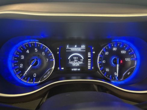 Used 2023 Chrysler Voyager LX FWD image 31
