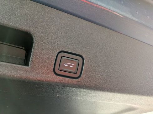 Certified 2025 Chevrolet Traverse LT image 7