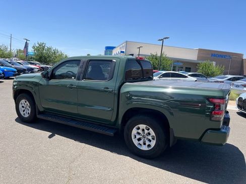 Used 2024 Nissan Frontier SV RWD image 4