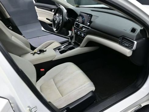 Used 2020 Honda Accord EX image 23