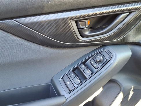 Used 2018 Subaru Crosstrek 2.0i Premium image 12