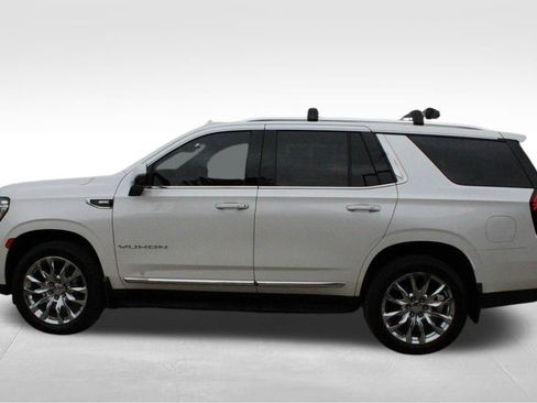 Used 2022 GMC Yukon SLT w/ SLT Premium Package AWD/4WD image 13