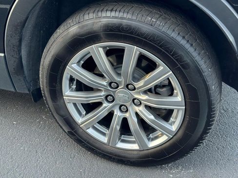 Used 2023 Cadillac XT4 Premium Luxury image 10