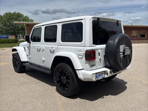 Used 2021 Jeep Wrangler Unlimited Sahara AWD/4WD image 37