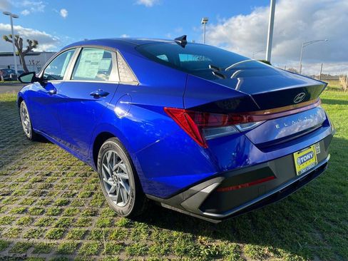 New 2026 Hyundai Elantra Blue image 23