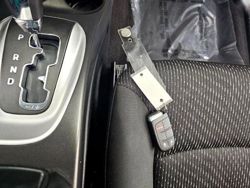 Used 2018 Dodge Journey SE image 22