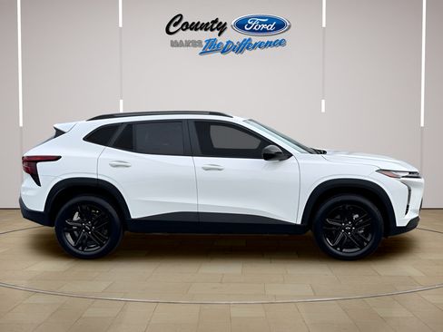 Used 2025 Chevrolet Trax ACTIV w/ Driver Confidence Package FWD image 9