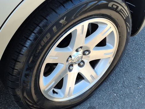 Used 2006 Chrysler 300 Touring RWD image 9